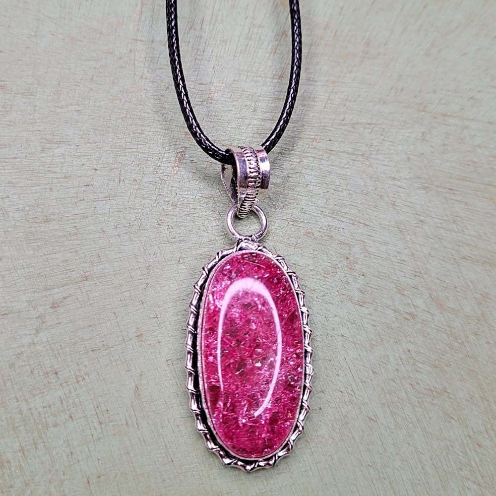 DYCHORIC GLASS PENDANT